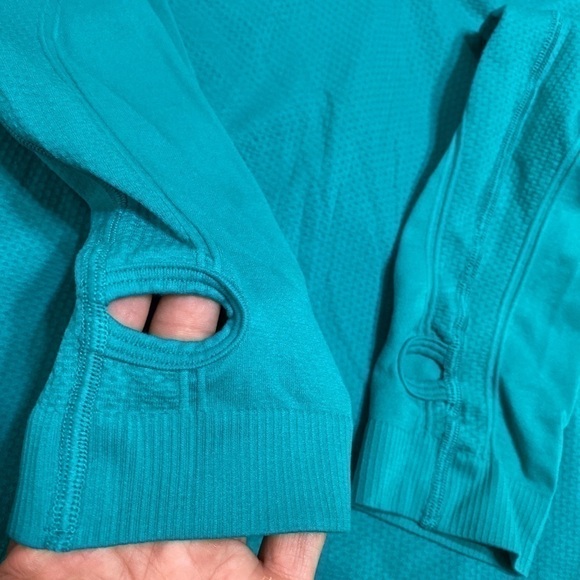 𝅺lucy Medium 1/4 Zip Knit Pullover Teal Running shirt. - Picture 9 of 9